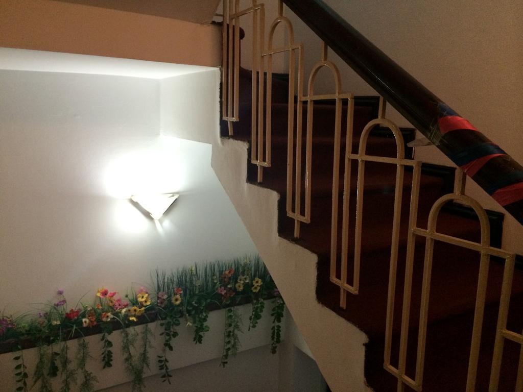 Ngoc Linh Hotel Hanoi Bagian luar foto