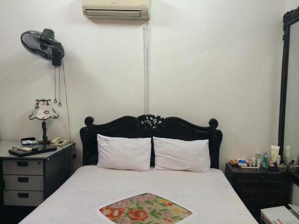 Ngoc Linh Hotel Hanoi Bagian luar foto